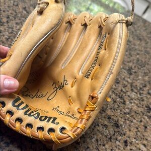 Wilson Tan Autograph Model Baseball Glove